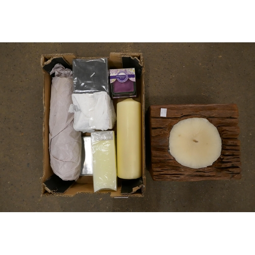 2280 - Box of decorative candles