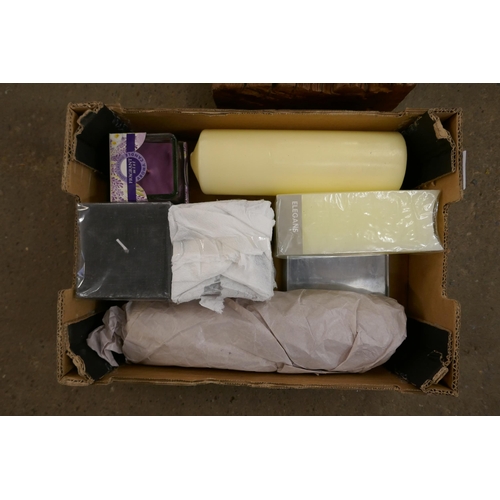 2280 - Box of decorative candles