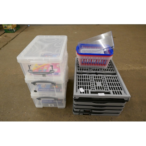 2301 - 4 Wilko 32L foldable storage boxes, one other storage box, three plastic storage boxes and five othe... 