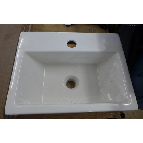 2358 - A small ceramic basin