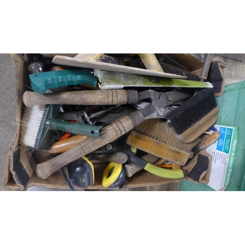 2391 - A quantity of assorted plasterer's tools including trowels, bucket, etc.