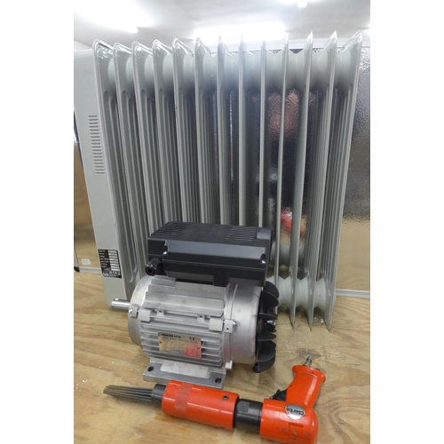 2393 - A Clarke OFR 13/250 oil filled radiator, Clarke 3-2-1 oil 1PH 230v induction motor and a Clarke air ... 