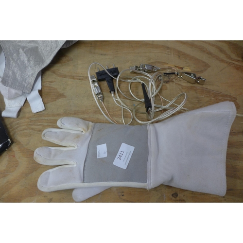 2411 - Leon Paul fencing outfit, gloves and foils  size small