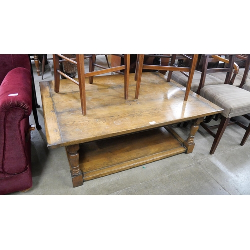 179 - A large 18th Century style Ipswich oak coffee table