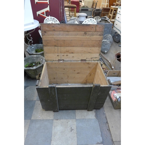 241 - An early 20th Century pine tool chest