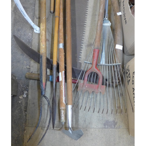 247 - Assorted vintage garden tools and a spear