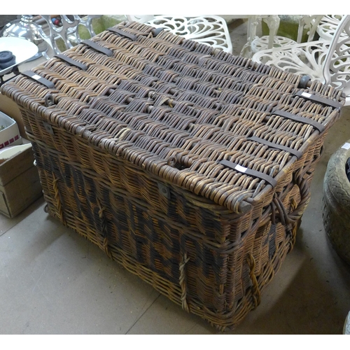 259A - A large wicker basket