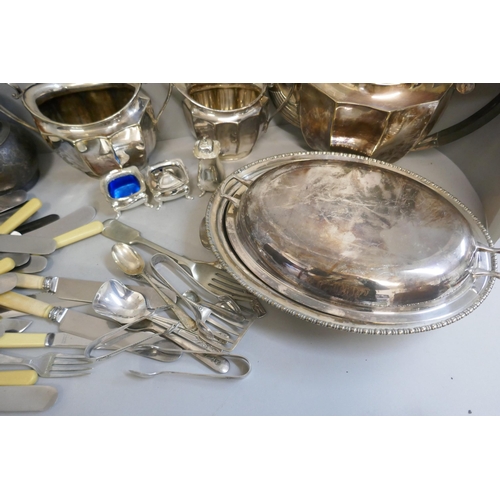 335 - A collection of silver plated ware including Elkington and a collection of flatware