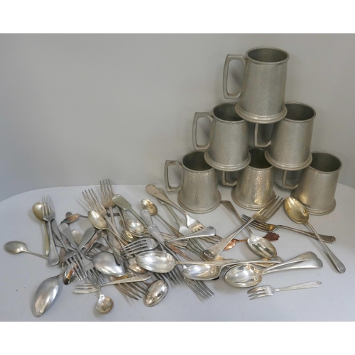 335 - A collection of silver plated ware including Elkington and a collection of flatware