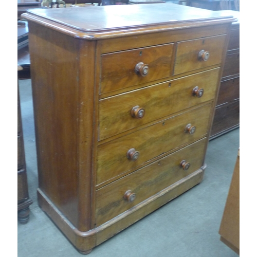 85 - A Victorian mahogany chest of drawers