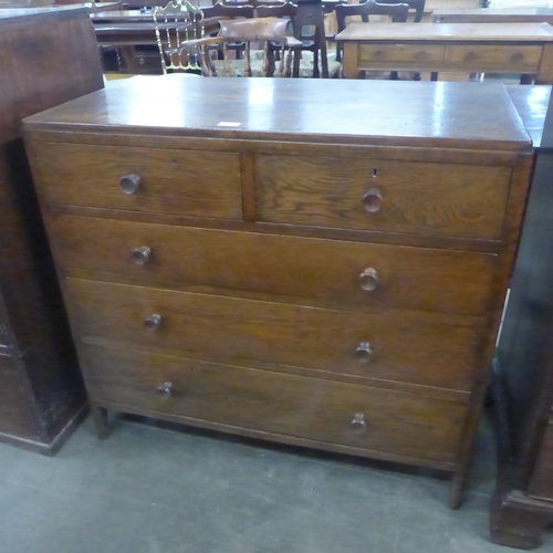 87 - An Arts and Crafts Heals style oak chest of drawers