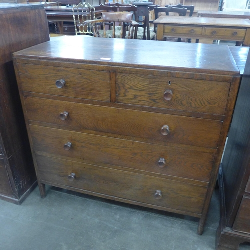 87 - An Arts and Crafts Heals style oak chest of drawers