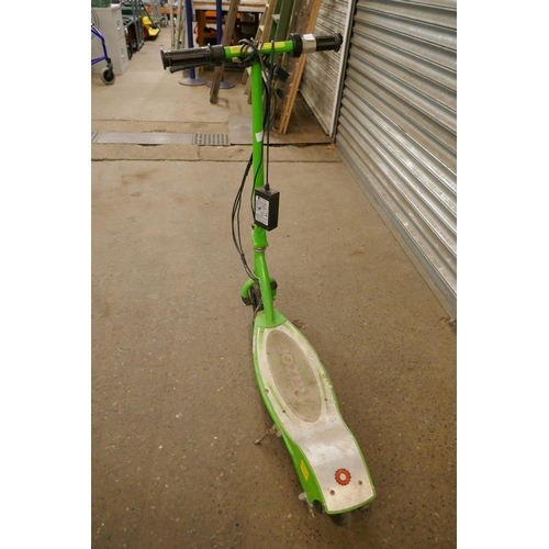 2200 - A Razor electric scooter with charger