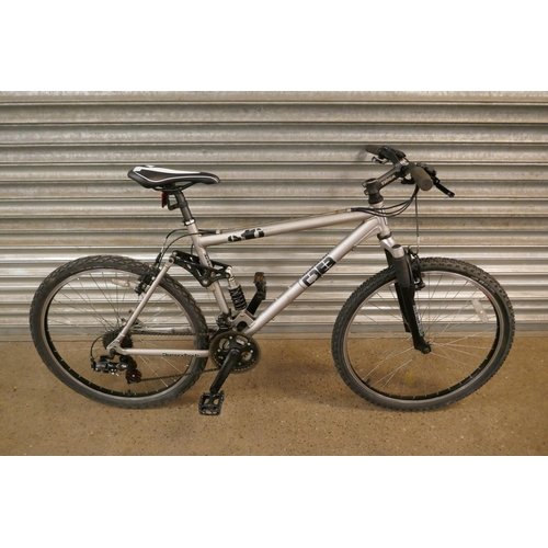 2203 - A Diamondback S10 full suspension aluminium framed mountain bike (police repossession)