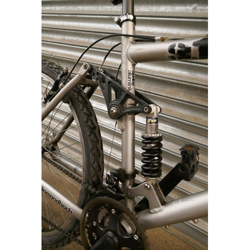 2203 - A Diamondback S10 full suspension aluminium framed mountain bike (police repossession)