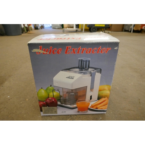 2302 - A Juice extractor and a Breville waffle maker