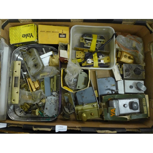 2352 - 5 trays of assorted hardware and consumables including locks and keys, hinges fixing kits, nails scr... 