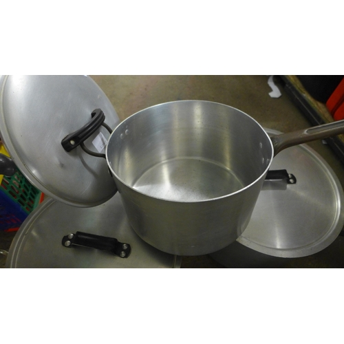 2377 - A large Crown Merton stainless steel cooking pot with lid, a Lune 24 pint (13.64l) stainless steel c... 