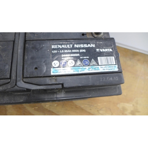 2389 - A Renault Nissan 12v - L5 95 Ah 850A (EN) automotive battery