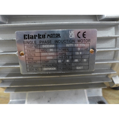 2393 - A Clarke OFR 13/250 oil filled radiator, Clarke 3-2-1 oil 1PH 230v induction motor and a Clarke air ... 