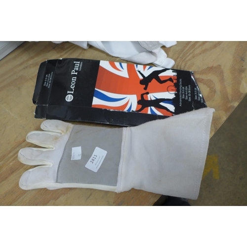 2411 - Leon Paul fencing outfit, gloves and foils  size small