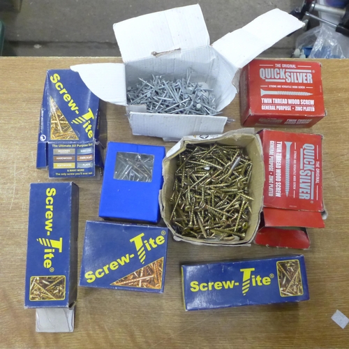 2044 - Multiple boxes of screws
