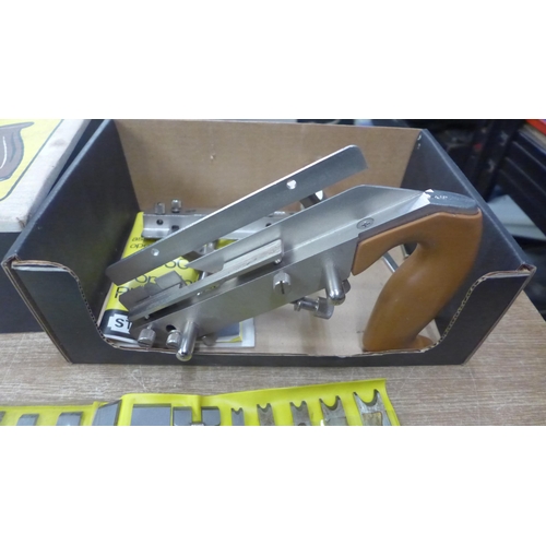 2054 - Stanley 13050 combination plane in box