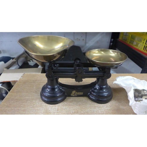 2082 - A set of Librasco kitchen weighing scales with brass weights, boxed and unused