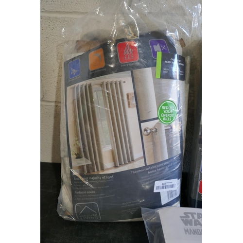 3027 - Three sets of curtains - various sizes and styles (inc Starwars) * this lot is subject to VAT