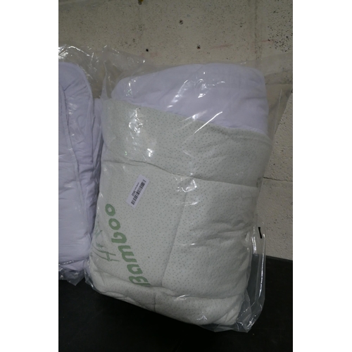 3042 - Two quilt covers - various sizes/styles/colours * this lot is subject to VAT