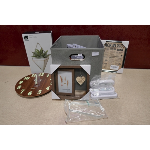 3052 - Assorted household items including clock/frames/storage, etc. * this lot is subject to VAT