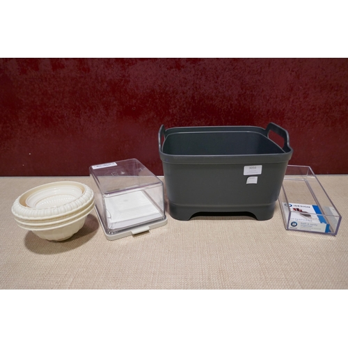 3056 - Assorted storage solutions inc Washing Bowl / Cheese Box, Quantity of drinking glasses, Bodum French... 