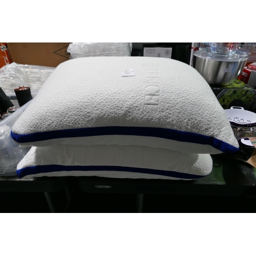 3064 - Two memory foam pillows by Molblly * This lot is subject to VAT