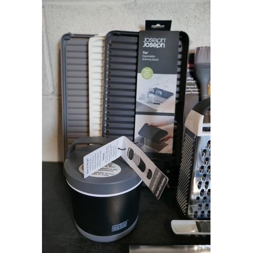 3091 - Assorted household items including Joseph Joseph draining board, basting Brush, cheese grater, etc. ... 