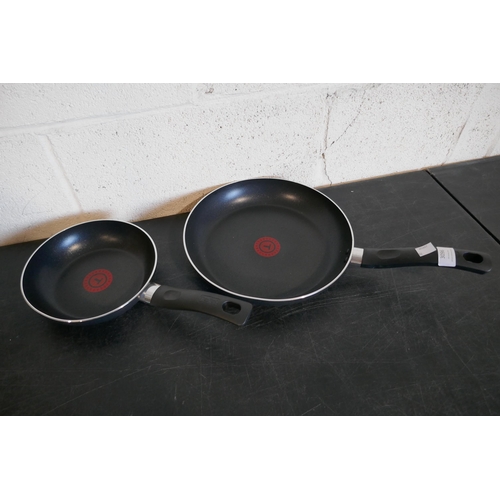 3096 - Two Tefal frying pans - mixed sizes * This lot is subject to VAT