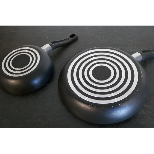 3096 - Two Tefal frying pans - mixed sizes * This lot is subject to VAT