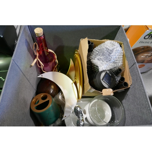 3098 - Fabric storage box containing assorted household items and Daewoo 800W mini oil filled radiator  * T... 