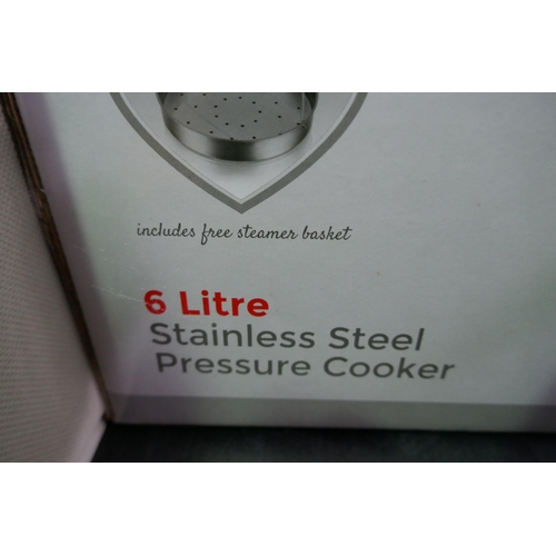 3112 - Tower 6ltr stainless steel pressure cooker * This lot is subject to VAT