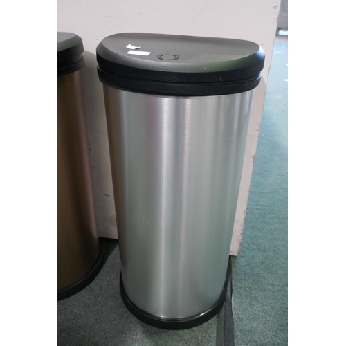 3120 - Curver Chrome Effect kitchen bin * This lot is subject to VAT