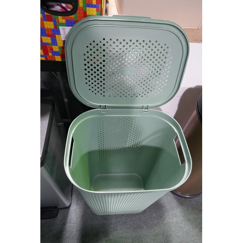 3122 - Curver green laundry hamper * This lot is subject to VAT