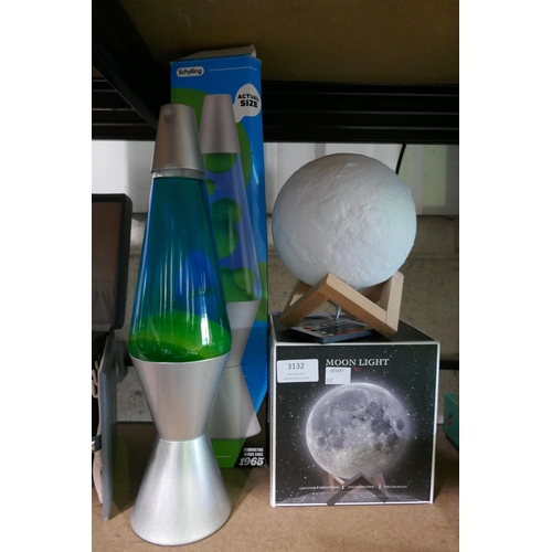 3132 - A novelty 3D moon light and lava lamp * This lot is subject to VAT