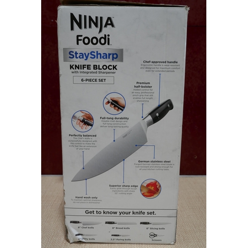 3138 - A Ninja Foodi six piece knife set and a Stay Sharp knife block * This lot is subject to VAT