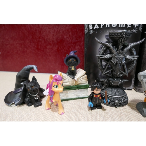 3151 - Terminator 2 novelty goblet and other character figures inc Harry Potter, Wall-e, Etc * This lot is ... 