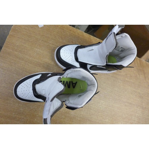 2131 - A pair of UK size 3 Nike Ambush hi-top trainers