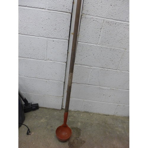 2172 - A metalworking ladle