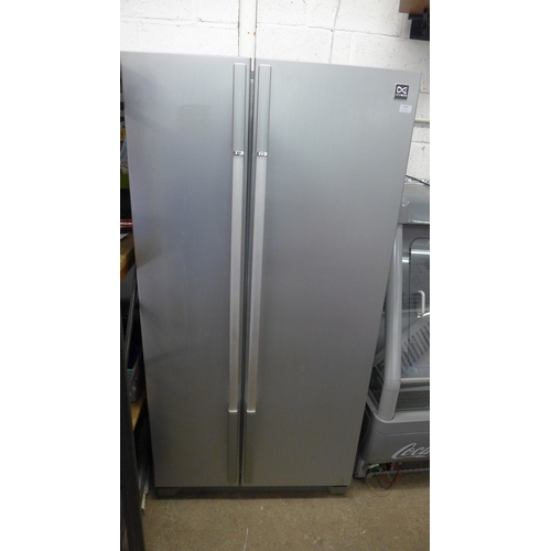 2182 - Daewoo FRS-U20IAI American style fridge freezer