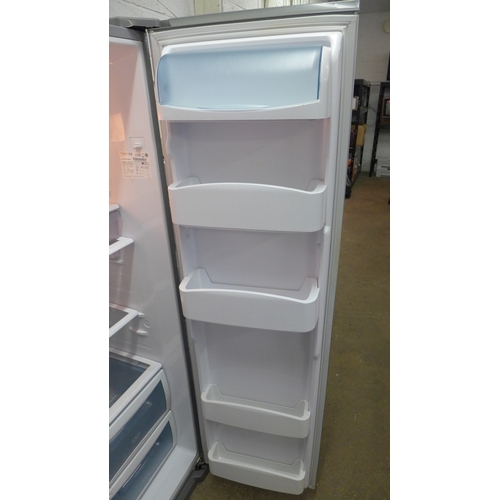 2182 - Daewoo FRS-U20IAI American style fridge freezer