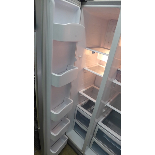 2182 - Daewoo FRS-U20IAI American style fridge freezer