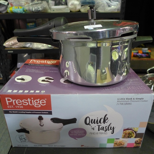 3399 - Prestige 4L aluminium pressure cooker *This lot is subject to vat