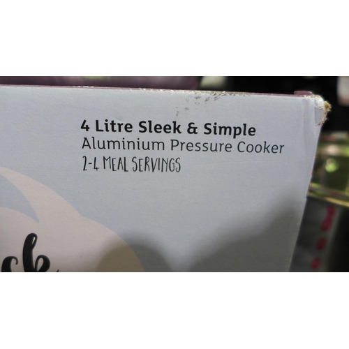 3399 - Prestige 4L aluminium pressure cooker *This lot is subject to vat